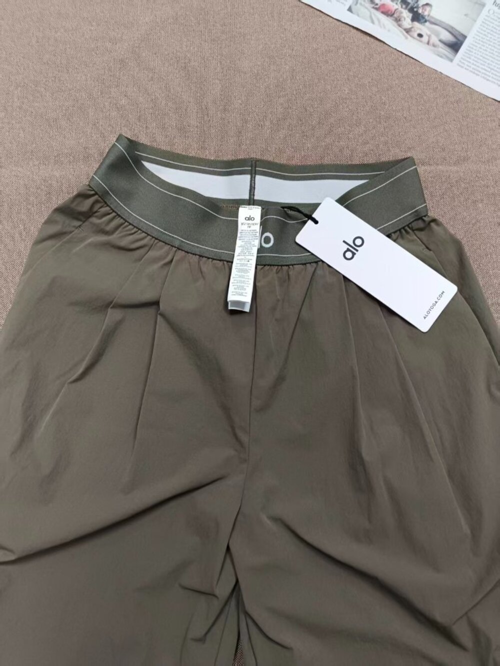 ALO Yoga Suit Up Trouser🥰Olive Straight Leg Easy Everyday🌴Regular/Limited/NWT - Picture 3 of 8